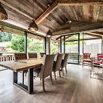 Bella Chalet